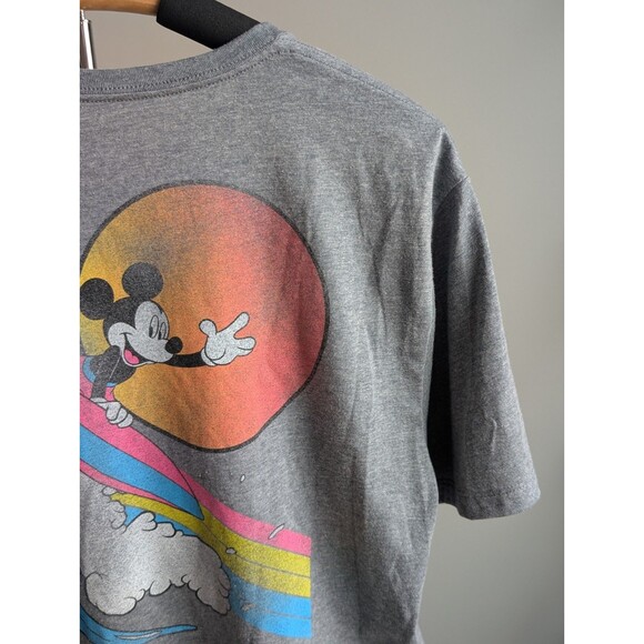 Disney Old Navy Mickey Mouse Surfing T Shirt Adult Large Gray New With Tags - Picture 10 of 16